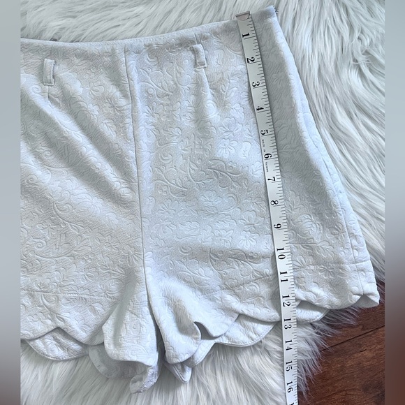 Monteau Scalloped Hem Shorts-Size S - Picture 6 of 10